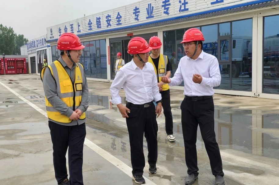 公司黨委書記、董事長高學武到啟動區項目檢查指導工作.jpg